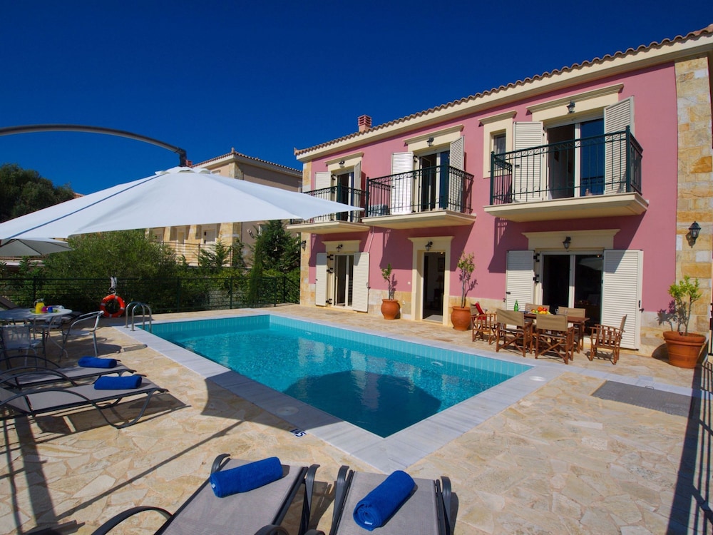 Villa Mandola in Tzamarelata
