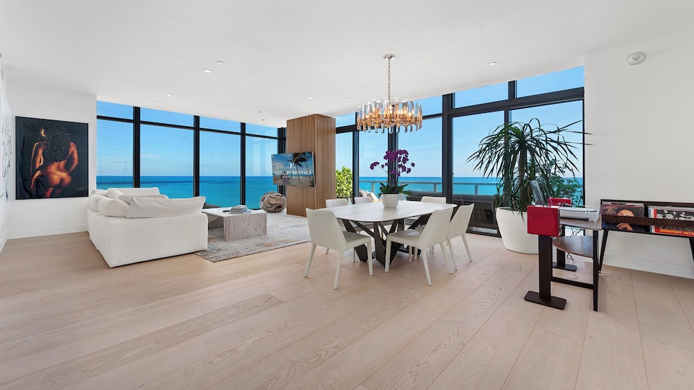 Luxury Vacation Rentals in South Beach by LRMB
