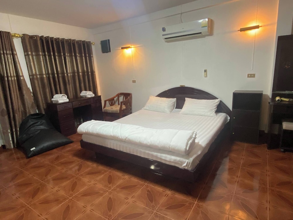 Beautiful 2 Story Newly Renovated Bungalow House