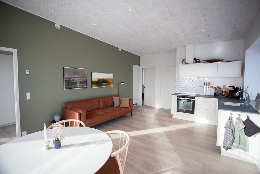 New - Luxurious - View - 2 BR view 4