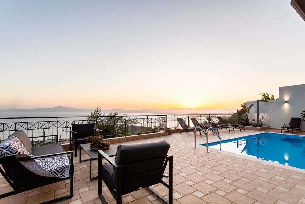 Aigli Luxury Villa - Panoramic Seaview Retreat