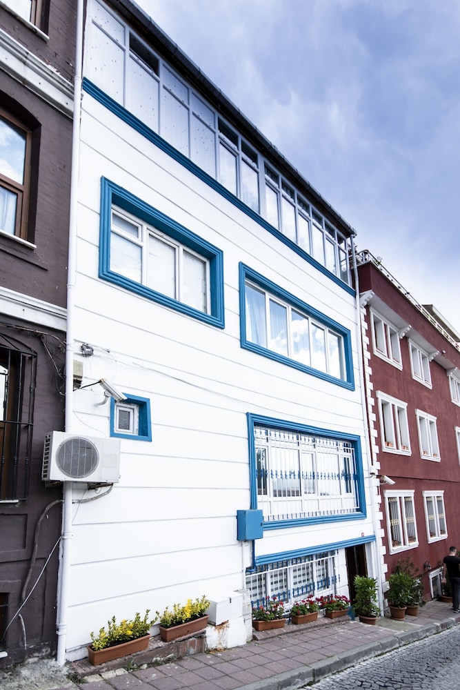 White Pearl Apart - Image 5