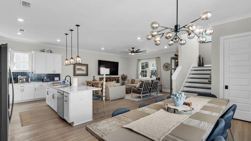 4BR Home With Deck & Grill Fun + Free Attraction Tickets!