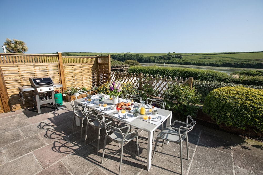 Newquay Tamarisk Lodge on the Gannel