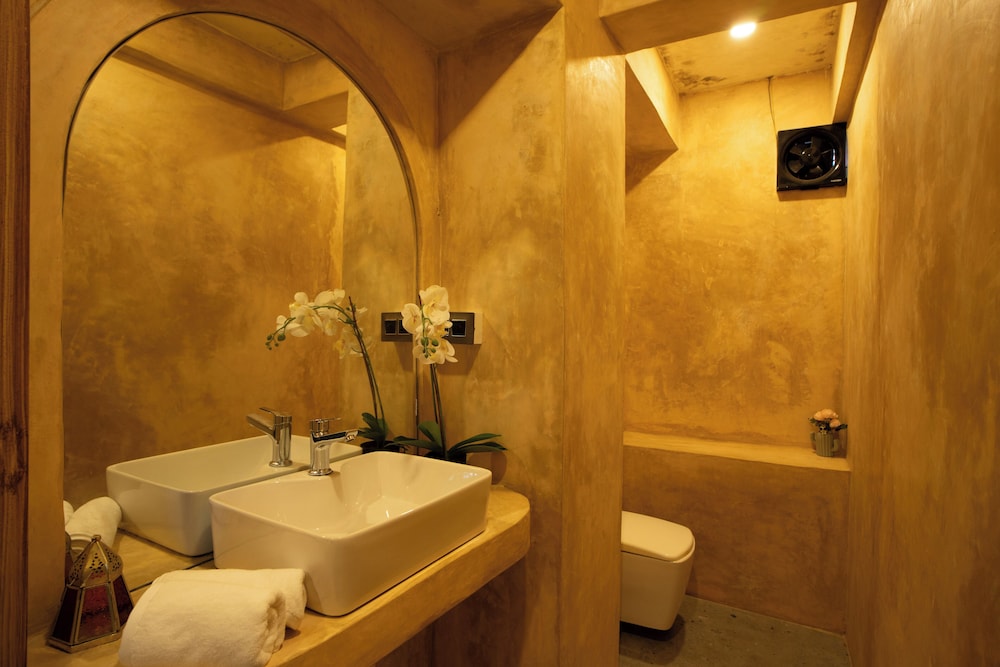 La Vaiencia Luxury Apartments