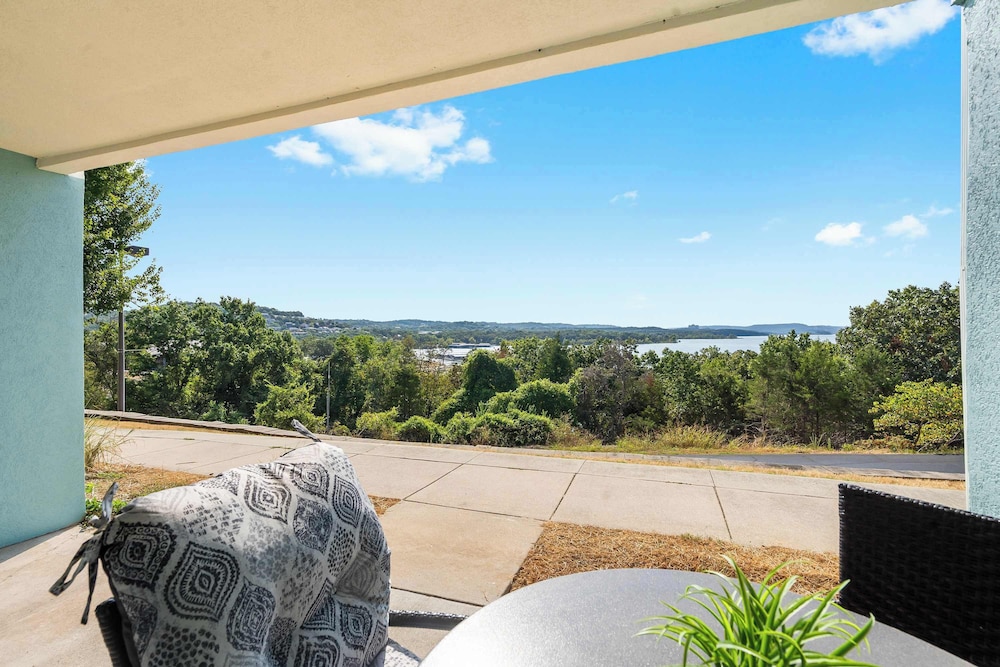 Waterview Oasis Stay for 4