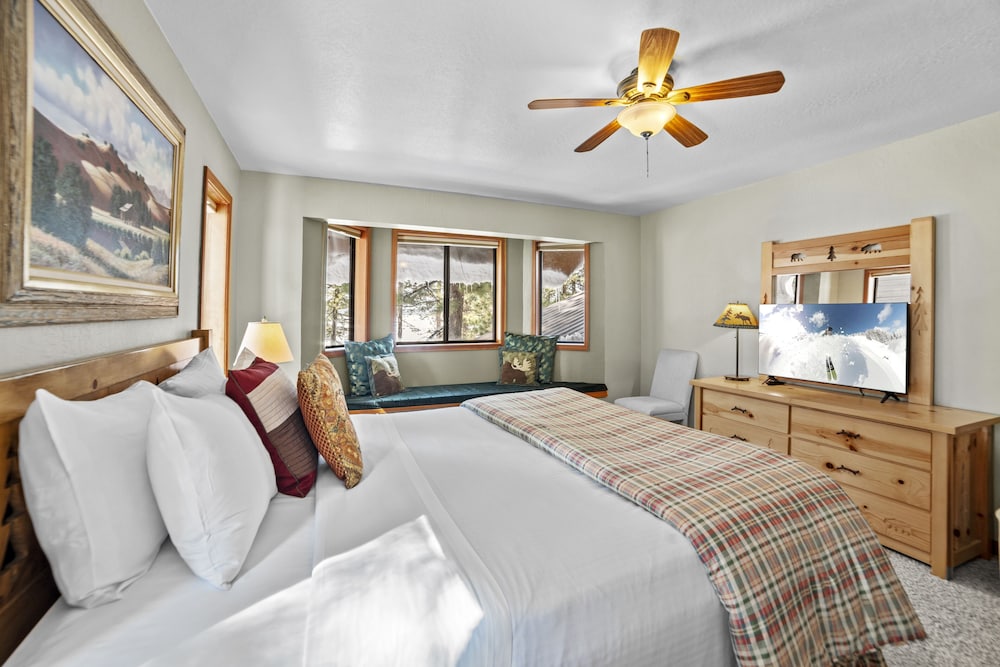 Lake Tahoe Vacations - 4 Bedroom Home at 392 Skidder Trail by RedAwning Save 10 on 3 Nights, 15 on 5 Nights! - Property Image 30
