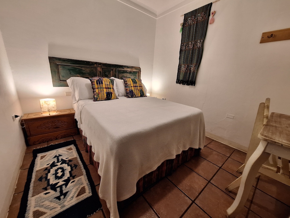 Yellow House - Hostel