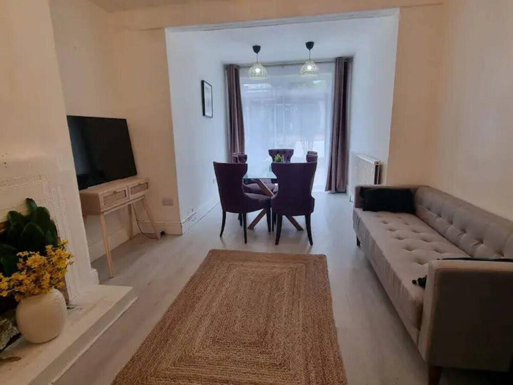 London Serenity House - 4 Bedrooms