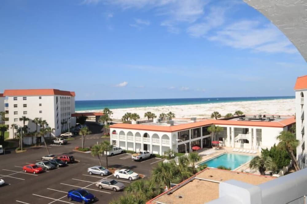 568 El Matador 2 Bedroom Condo by Redawning