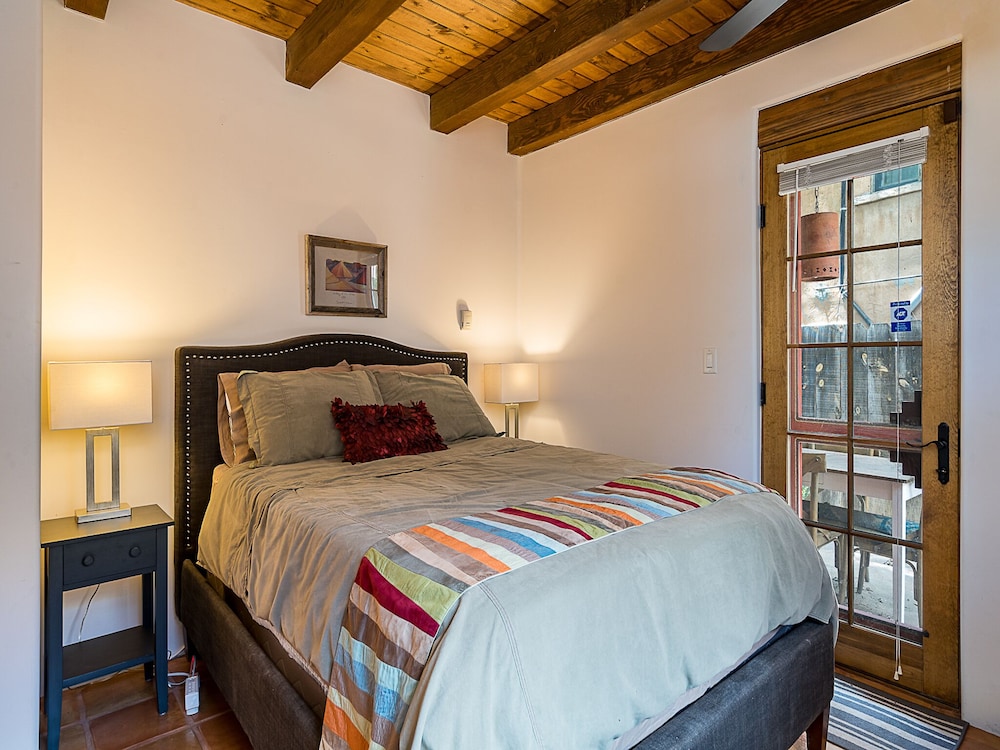 Deseo de Santa Fe by Kokopelli Property Management view 4
