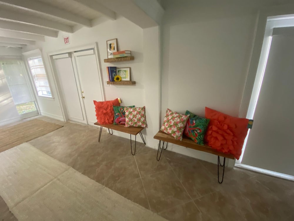 Biscayne Park 3BD 2BA -spacious