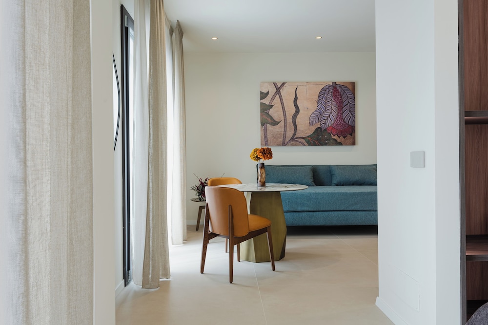 Hera rooms and suites