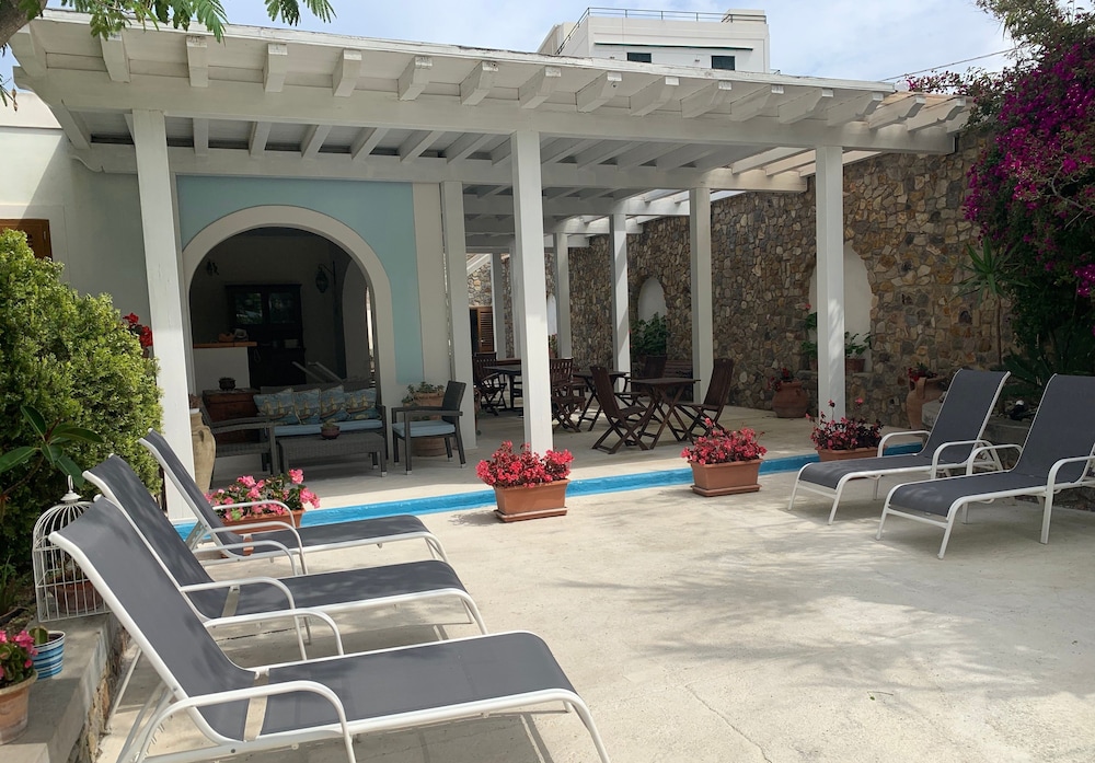 Villa Acacia