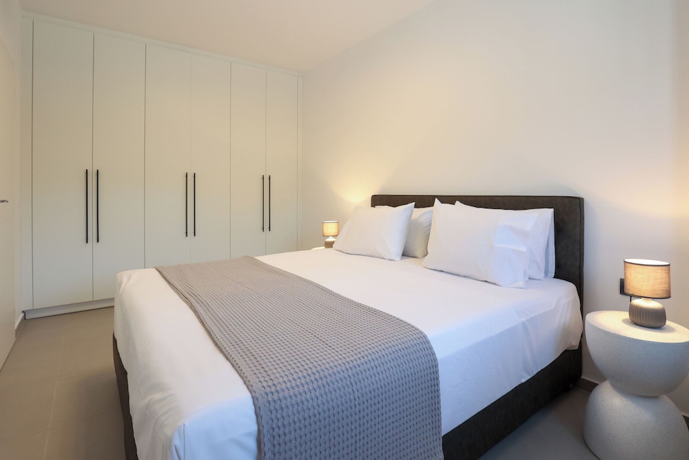 Limi Deluxe Suites