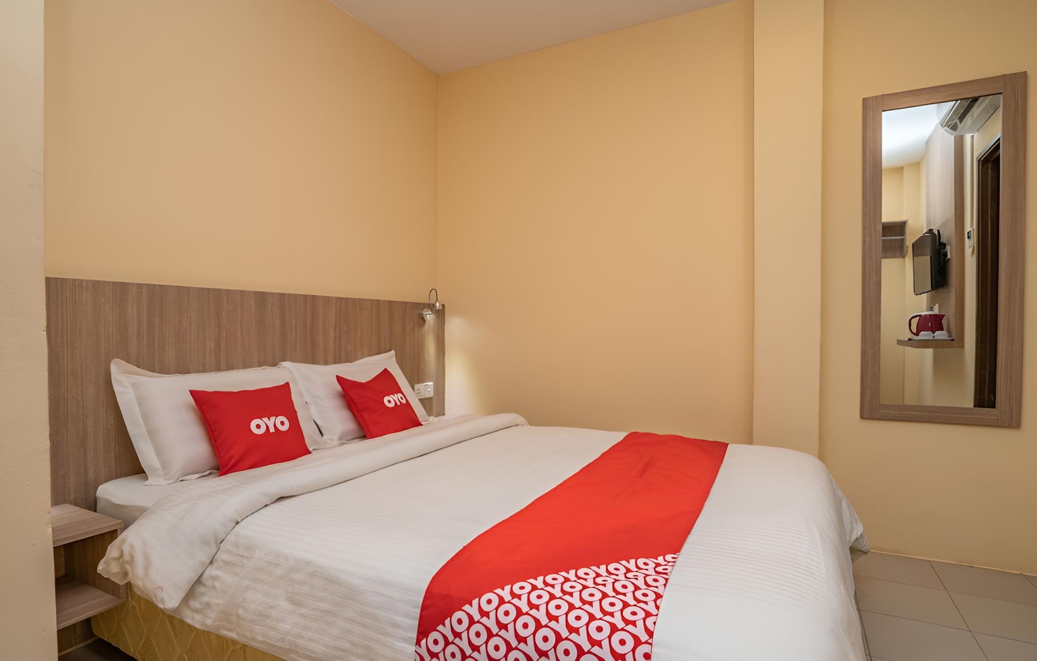 OYO 44078 The Island Hotel