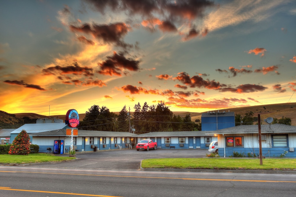 Daytona Beach Vacations - Blue Mountain Hotel - Property Image 12