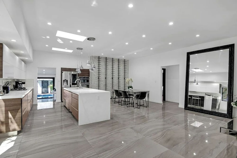 Mansfield Modern - Ultimate Entertainers Oasis With Guest House