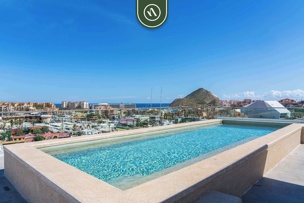 Amazing Studio With Rooftop Pool - 5 min to Marina