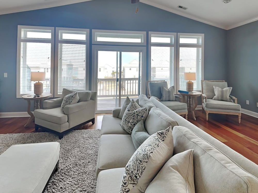 Queens Grant by Topsail Realty