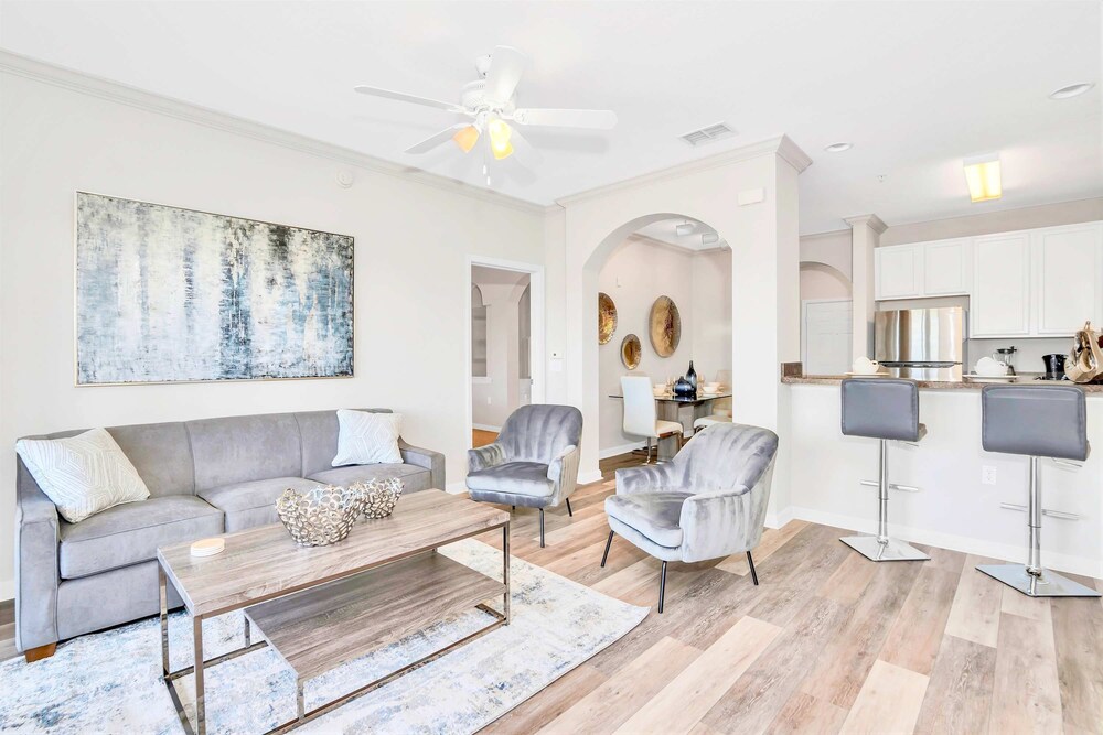 Modern 2BR Condo w Private Patio7 min to Disney