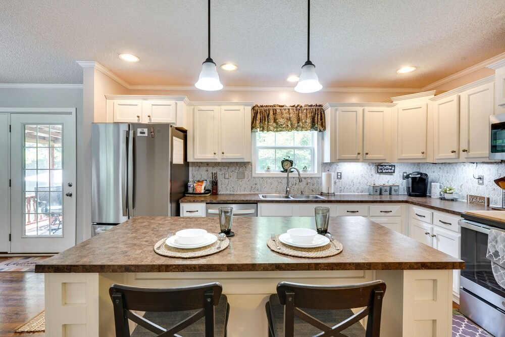 Hillsborough Vacation Rental ~ 18 Mi to Durham! view 2