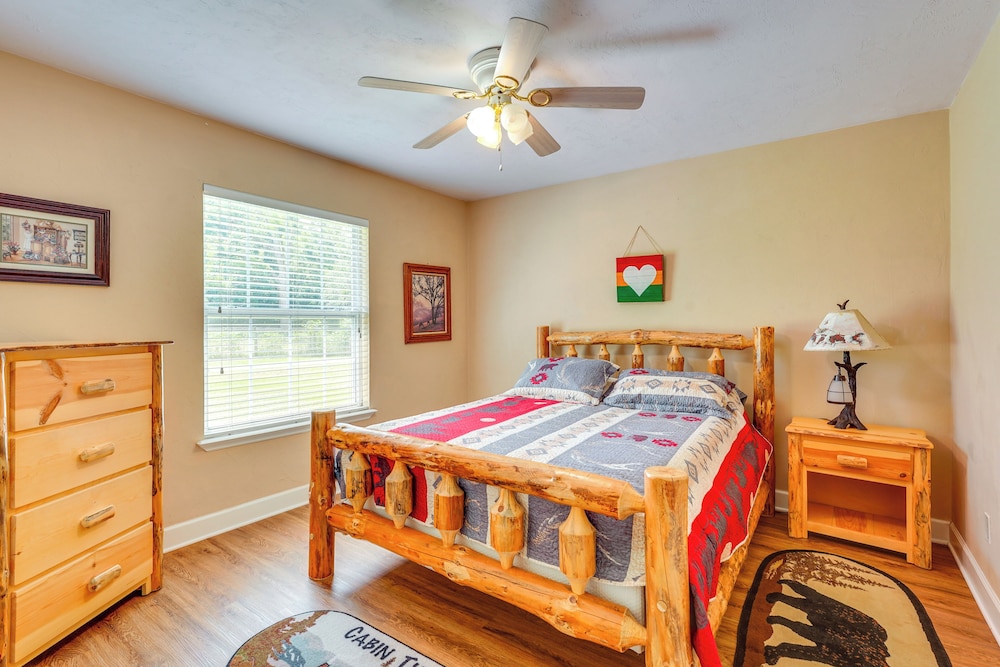 Welcoming Home w/ Yard on 20 Acres in High Springs