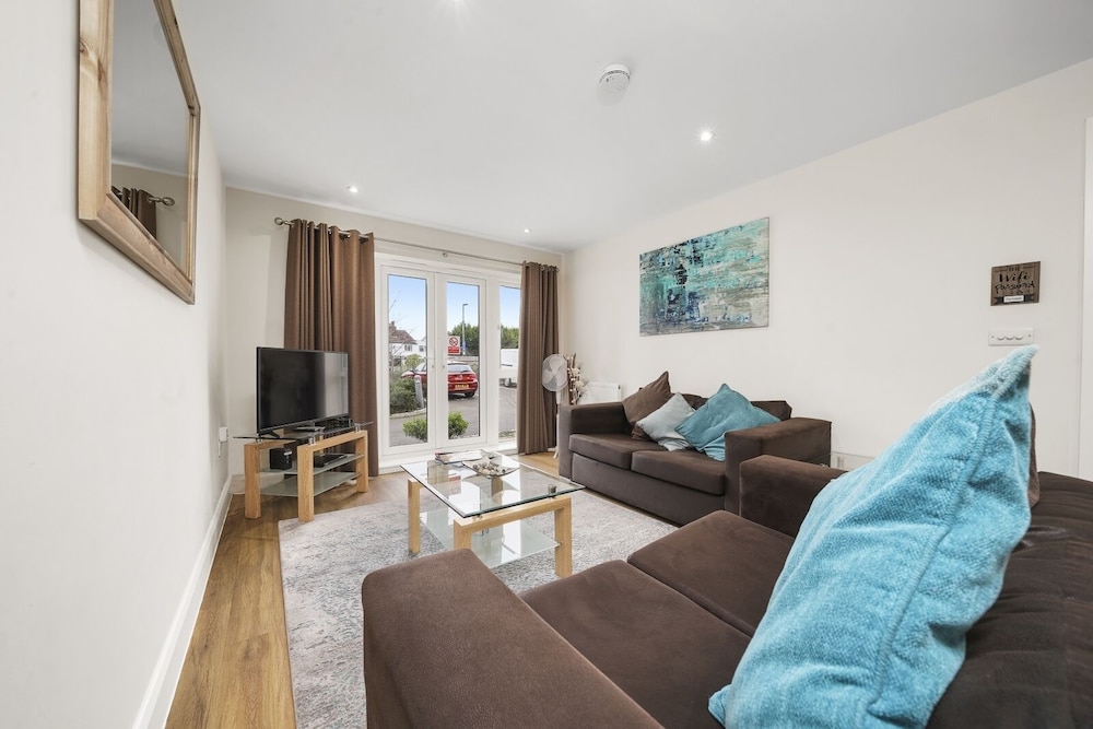 Heathrow Living Serviced Apartments by Ferndale