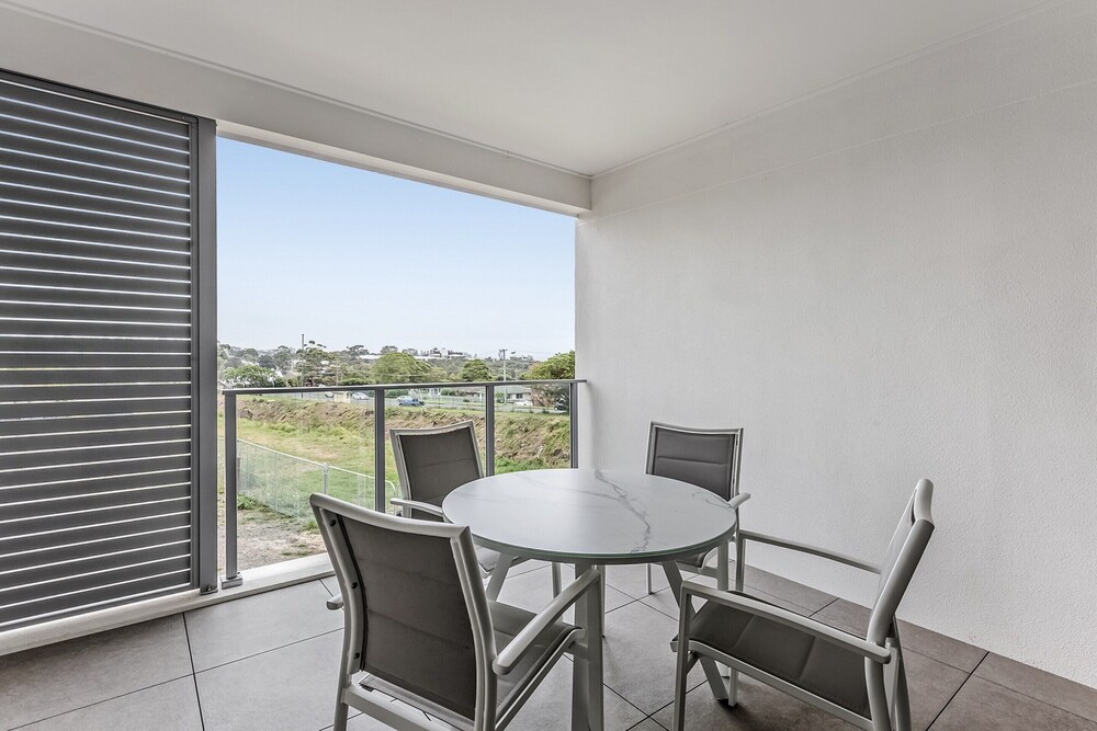 3-bed Apartment in Beautiful Kiama With Study Nook