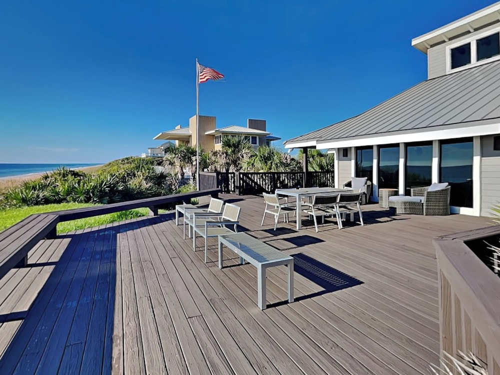 Ocean Commotion by Distinctive Beach Rentals