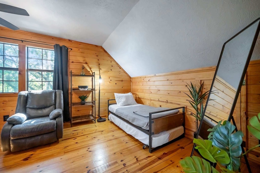 Kalo Cabin Secluded Stay