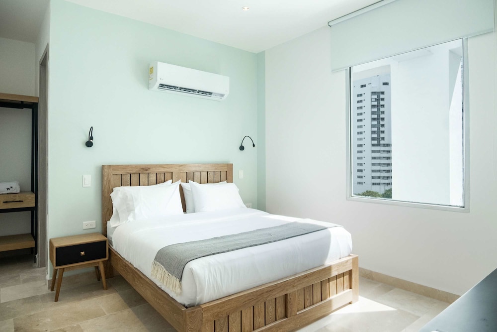 w Trendy 2BR in the Heart of Bocagrande