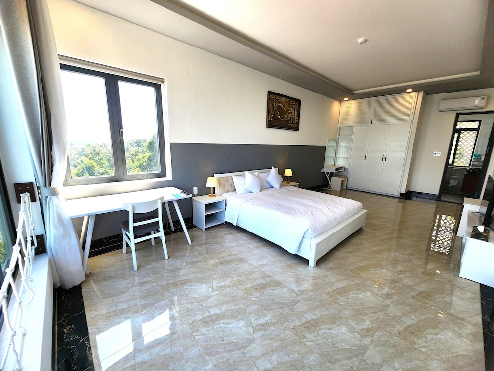 Sunny Shore Resort