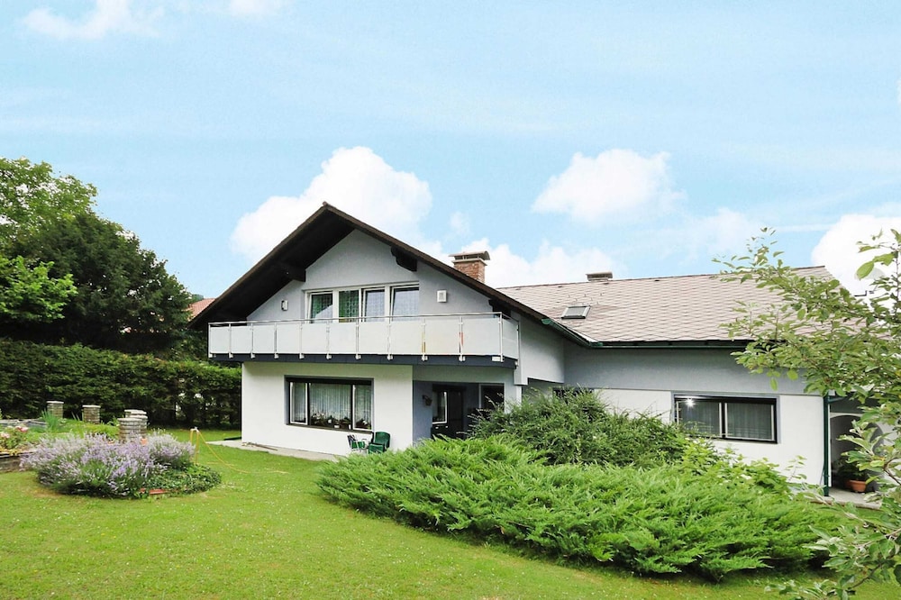 Apartment in St. Kanzian by Klopeiner See