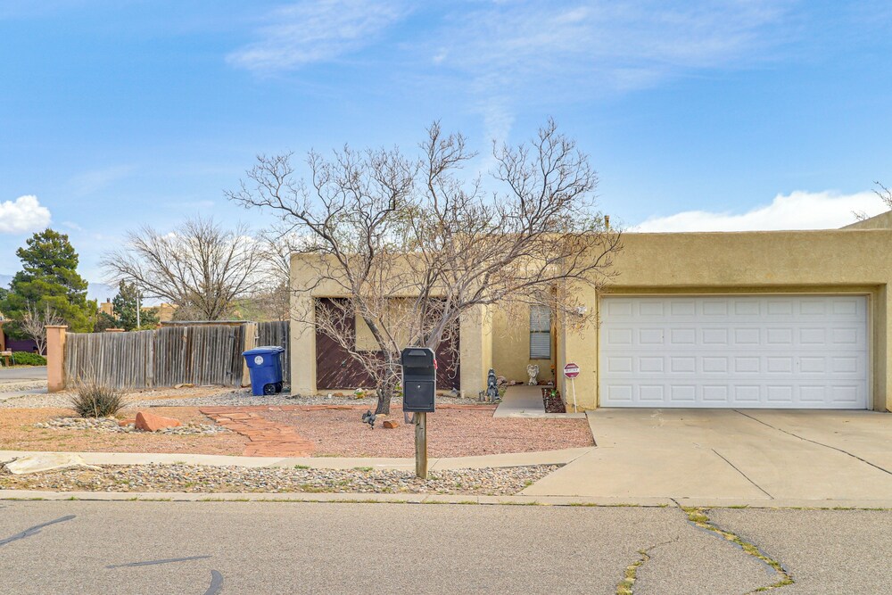 4 Mi to Old Town Plaza: Albuquerque Home w/ Patio
