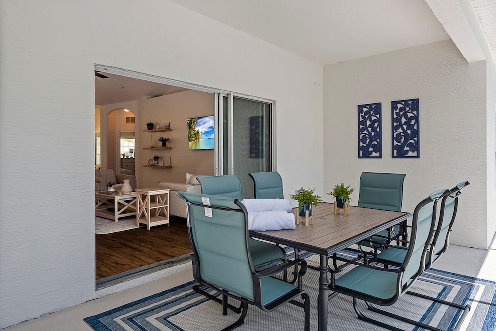 Stunning 4BR Home Fenced Yard Heated Pool