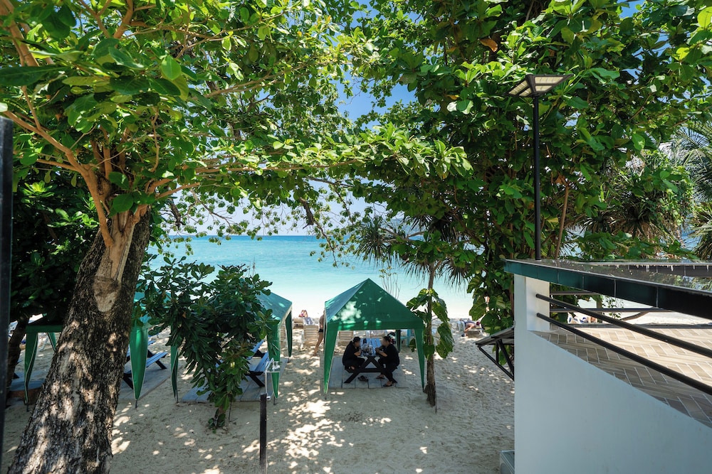 The Hideout Beachfront