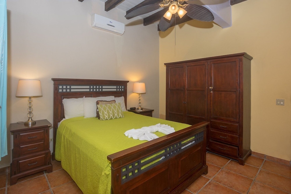 Caribbean Breeze 6a 2 Bedroom Condo by Redawning view 2