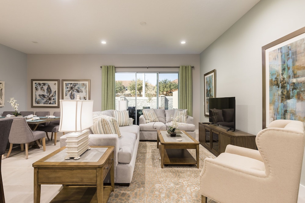Summerville Vacation Homes by Columbia Management