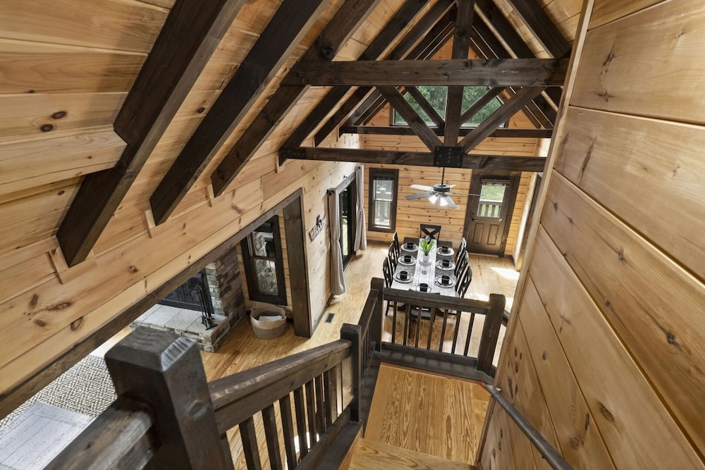 Bankhead Lodge by Avantstay Waterfront Log Cabin