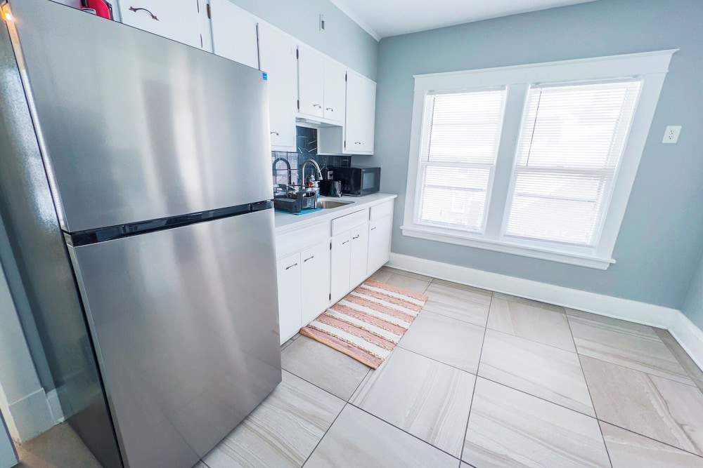 Large 6Br, 2Ba Close To Niagara Falls
