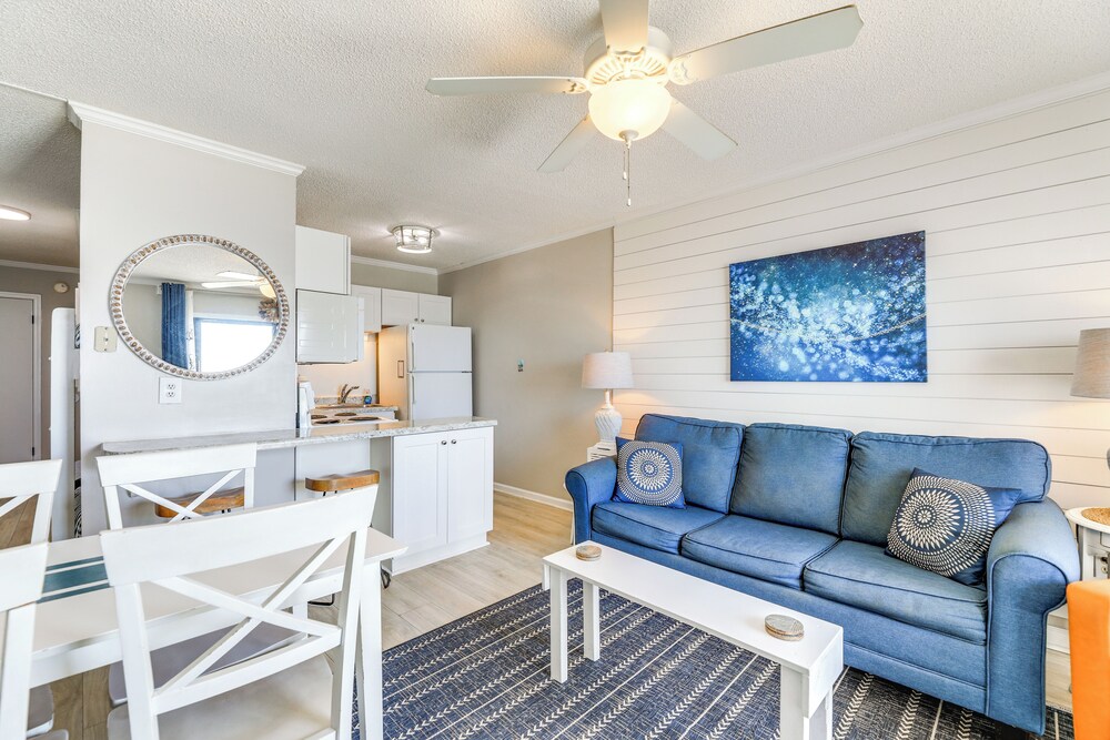 Oceanfront Gem w/ Views in North Topsail Beach