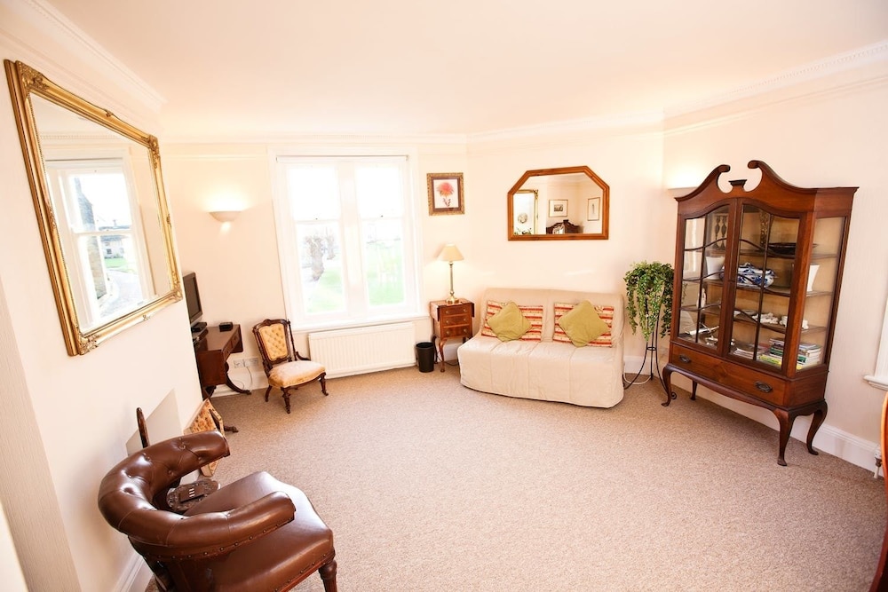 Sherborne Vacations - Abbey Court - Property Image 1