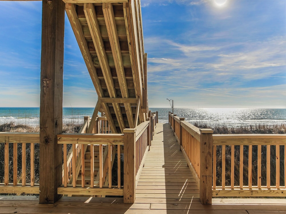 Sunshine Daydreams by Topsail Realty