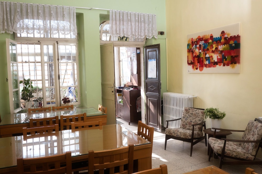 Allenby 2 Bed & Breakfast
