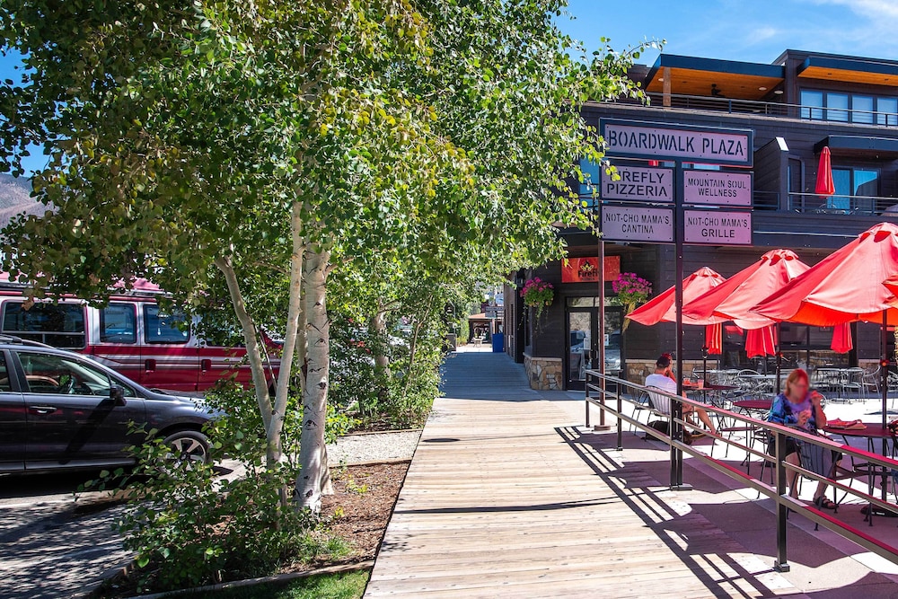Close to Rmnp & Beach: Grand Lake Cabin Retreat!