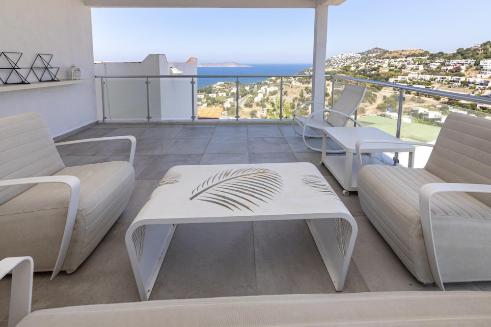 Amazing Duplex House With Sea View in Bodrum view 4
