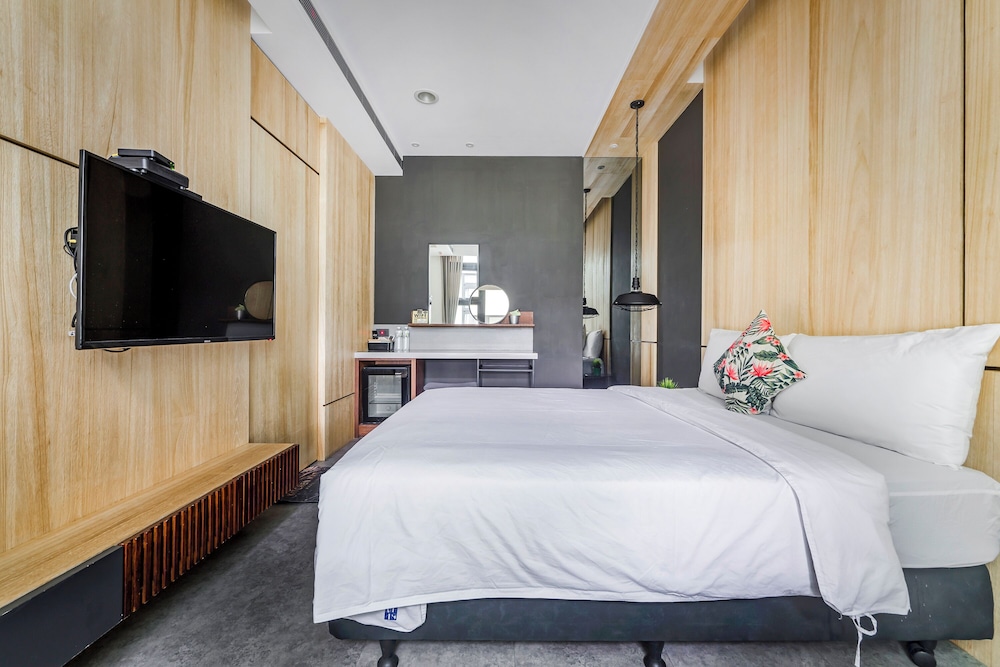 MH48 Hotel
