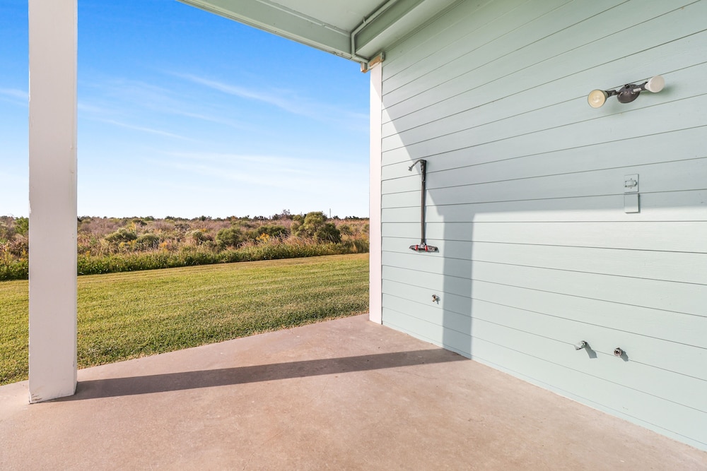 Out Of The Blue 5 Bedroom Home by RedAwning