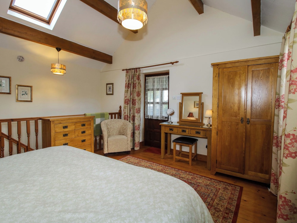 Curlew Cottage view 2